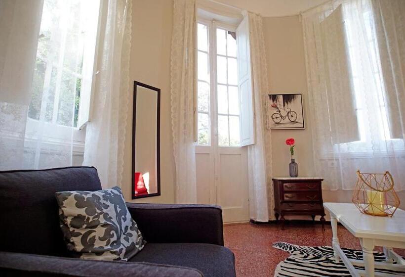 Quarto Familiar Banheiro Compartilhado, Casa Kilig