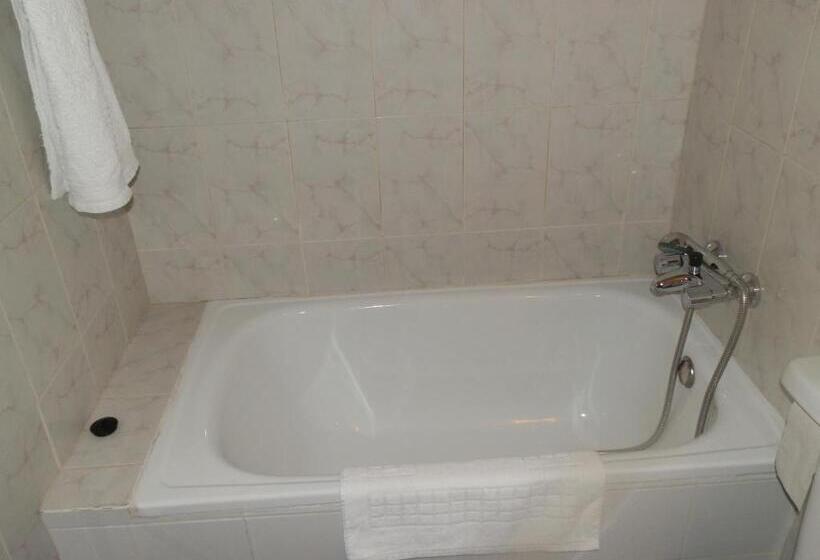 اتاق استاندارد چهار تخته, Hostal San Poul