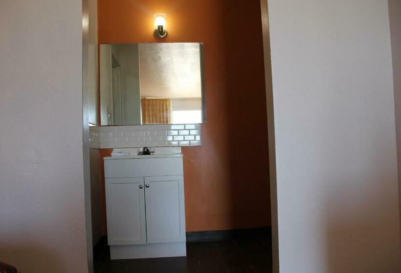 Семейный Номер, Lonestar Inn And Suites