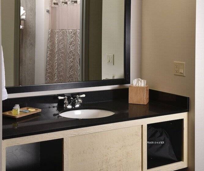 Номер Superior, Stoney Creek Hotel Tulsa   Broken Arrow