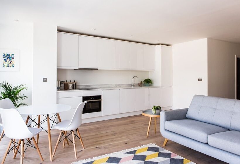 Студия Superior, Hiding Space   Westgate Apartments