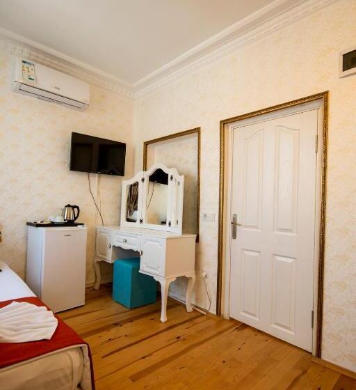 اتاق لوکس سه تخته, Paris Garden Hotel Istanbul