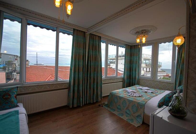 اتاق سه نفره دلوکس با چشم‌انداز دریا, Paris Garden Hotel Istanbul