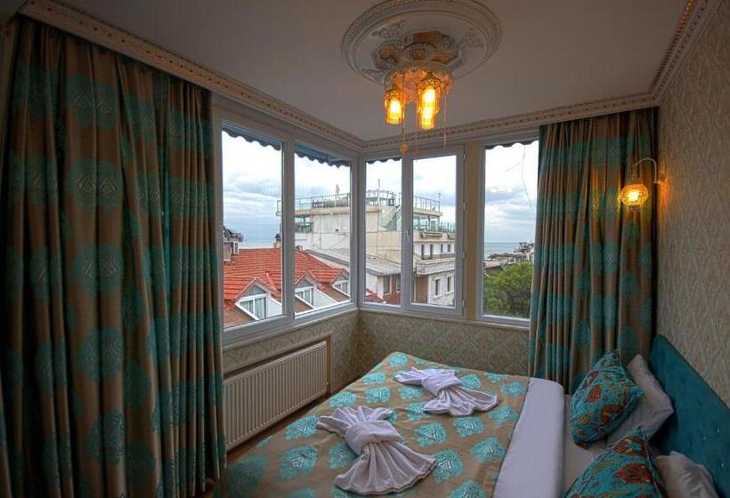 اتاق سه نفره دلوکس با چشم‌انداز دریا, Paris Garden Hotel Istanbul