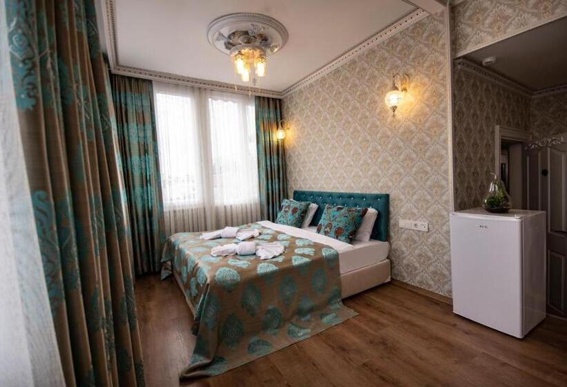 اتاق سه نفره دلوکس با چشم‌انداز دریا, Paris Garden Hotel Istanbul