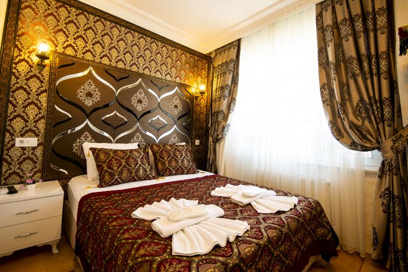 اتاق لوکس سه تخته, Paris Garden Hotel Istanbul