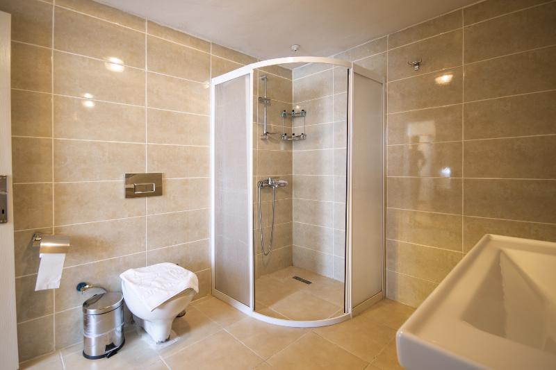 اتاق لوکس سه تخته, Paris Garden Hotel Istanbul