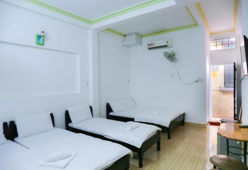 اتاق خانوادگی, Sea Homestay