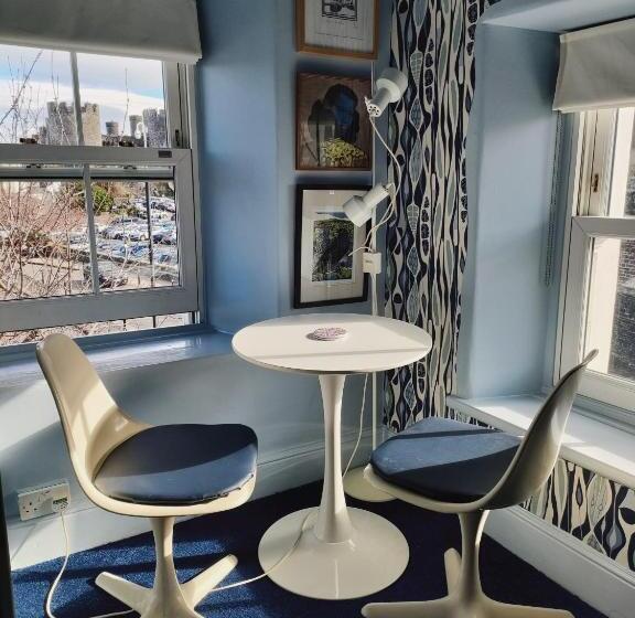 Quarto Estandar, Number 18