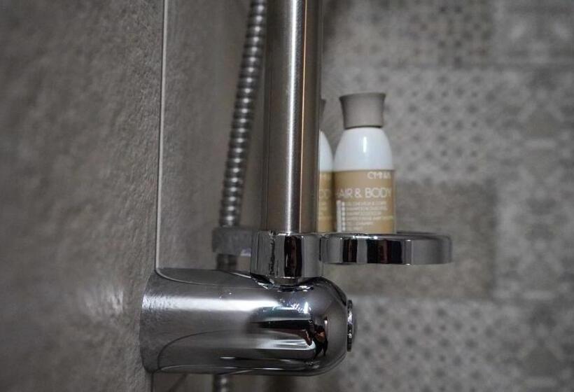 Quarto Estandar com Sacada, Cirus
