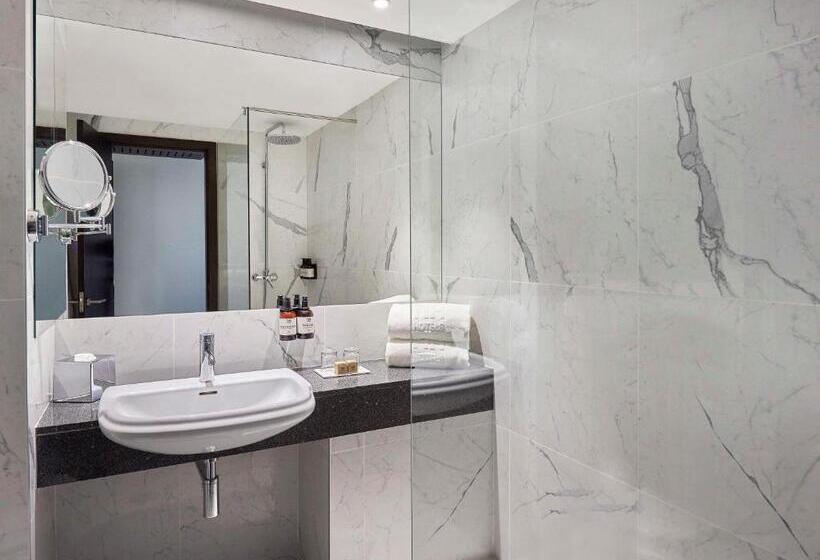 اتاق استاندارد سه نفره, NH Coimbra Dona Inês