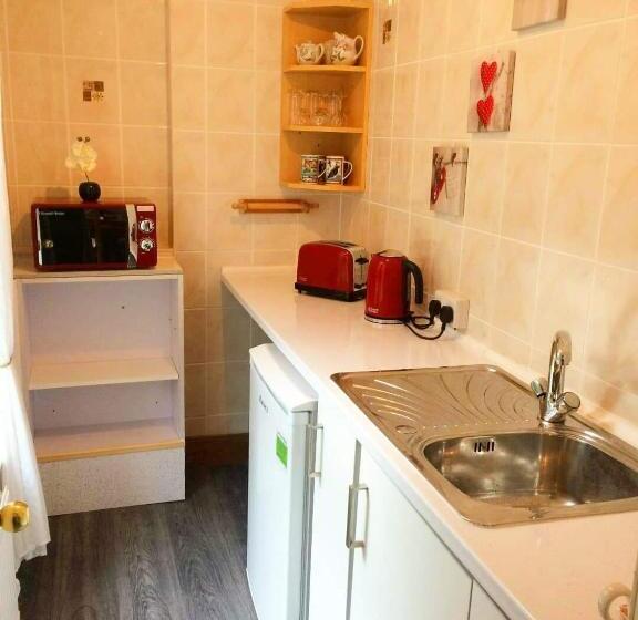 سوییت با چشم‌انداز باغ, Commodore Guesthouse, Seaside Holiday Suites