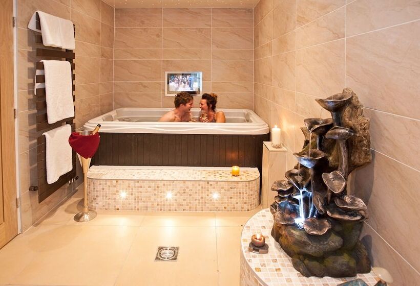 اتاق لوکس, Windermere Boutique Hotel Spa Suites & Hot Tubs