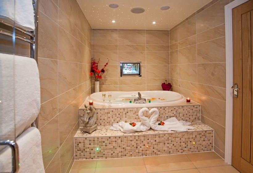 سوییت لوکس, Windermere Boutique Hotel Spa Suites & Hot Tubs