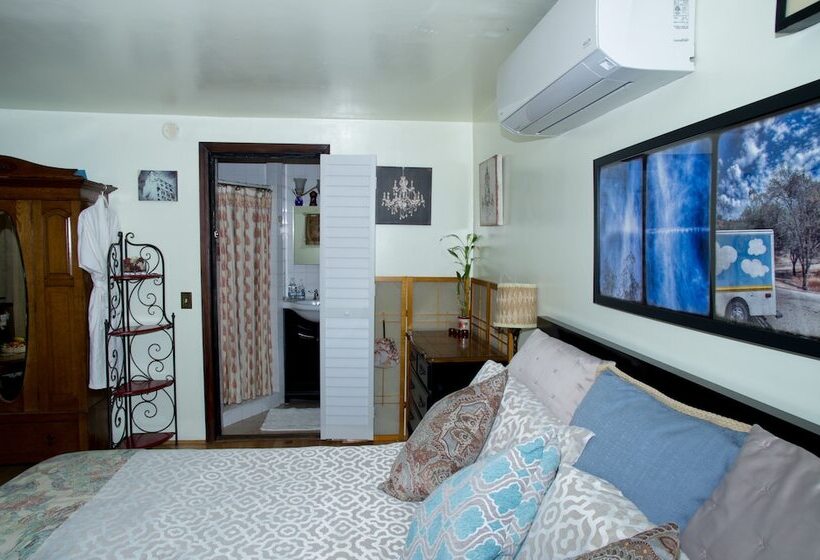 프리미엄 스튜디오, Life Is Good Bed And Breakfast
