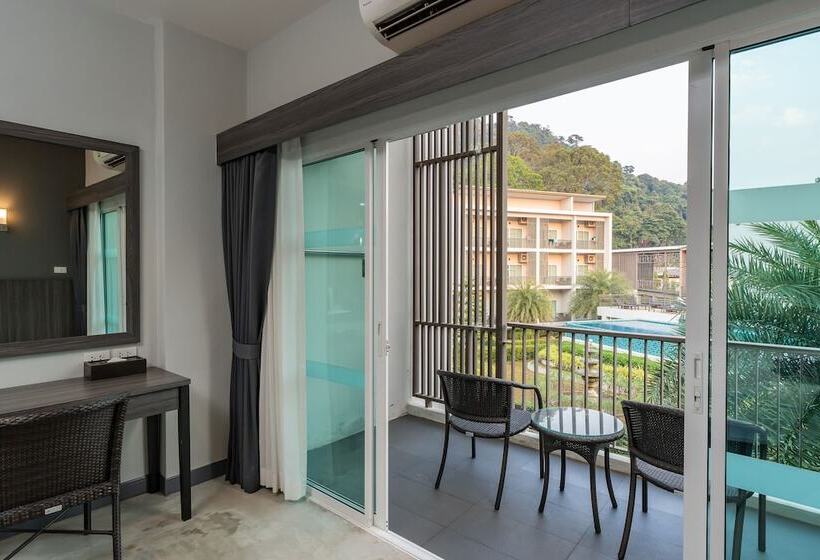 اتاق لوکس با چشمانداز استخر, Koh Chang Paradise Hill