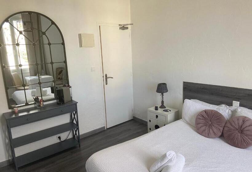 Номер Стандарт, Hôtel Restaurant La Plage