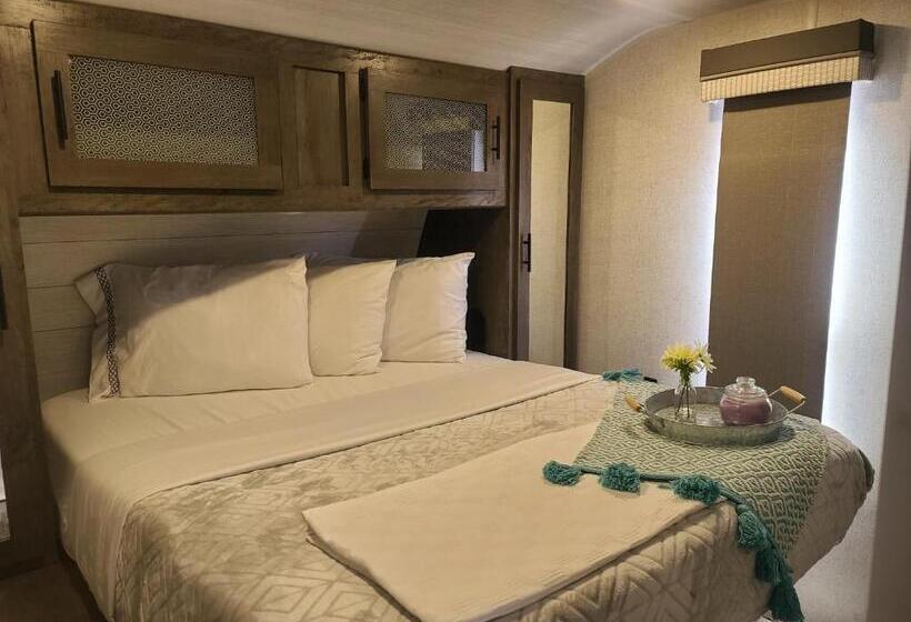 Family Suite, Grand Canyon Rv Glamping