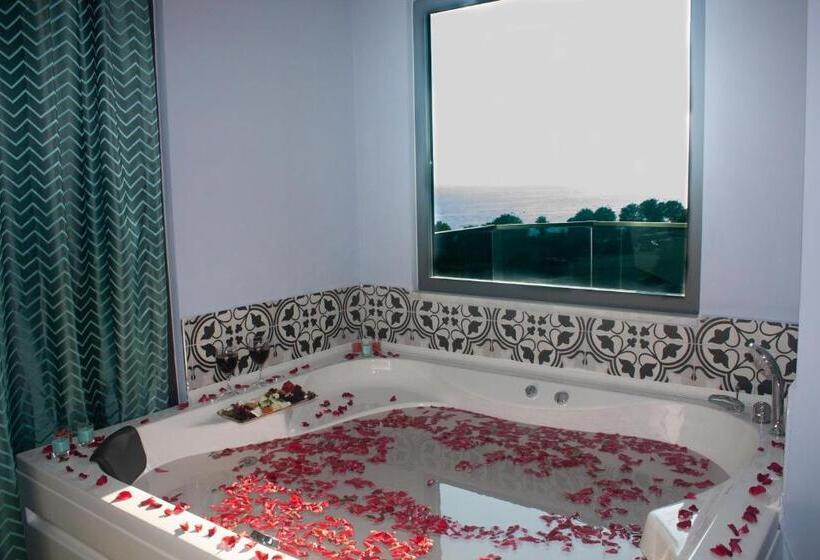 스위트 킹사이즈 침대, Livaneli Boutique Otel