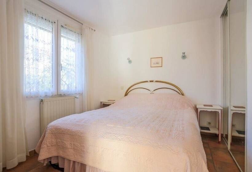 Номер Стандарт, B&b Le Clos Des Vignes Saint Raphael