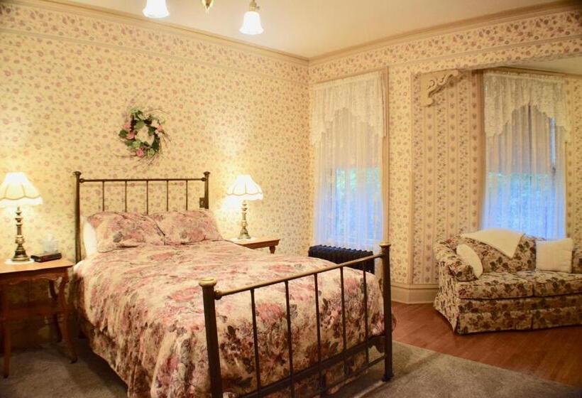 اتاق استاندارد, The Hancock House Bed & Breakfast Inn