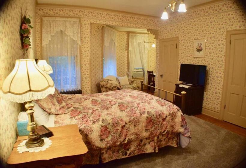 اتاق استاندارد, The Hancock House Bed & Breakfast Inn
