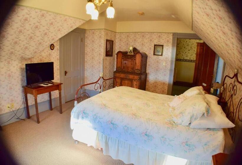 اتاق استاندارد, The Hancock House Bed & Breakfast Inn