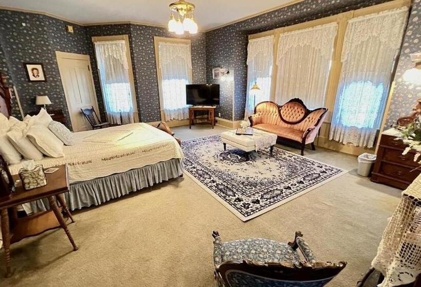 سوئیت با وان آب گرم, The Hancock House Bed & Breakfast Inn
