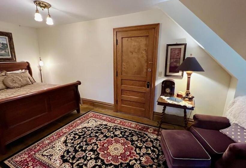 سوئیت با وان آب گرم, The Hancock House Bed & Breakfast Inn