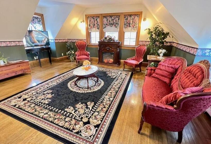 سوئیت با وان آب گرم, The Hancock House Bed & Breakfast Inn