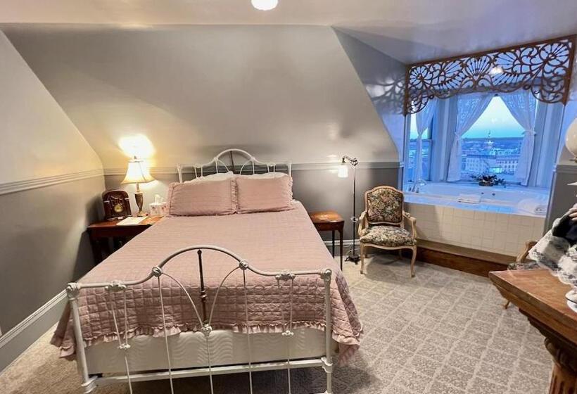 اتاق استاندارد با وان آب گرم, The Hancock House Bed & Breakfast Inn