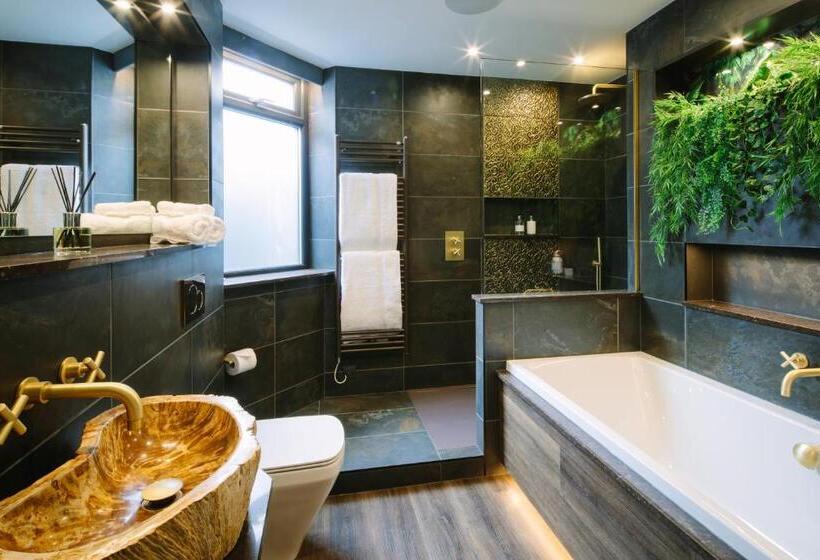 Люкс с гидромассажем, Absoluxe Suites