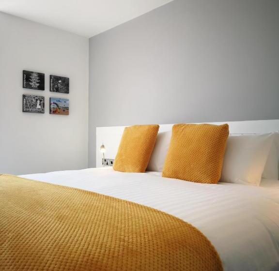 سوییت خانوادگی, Mode Hotel Lytham