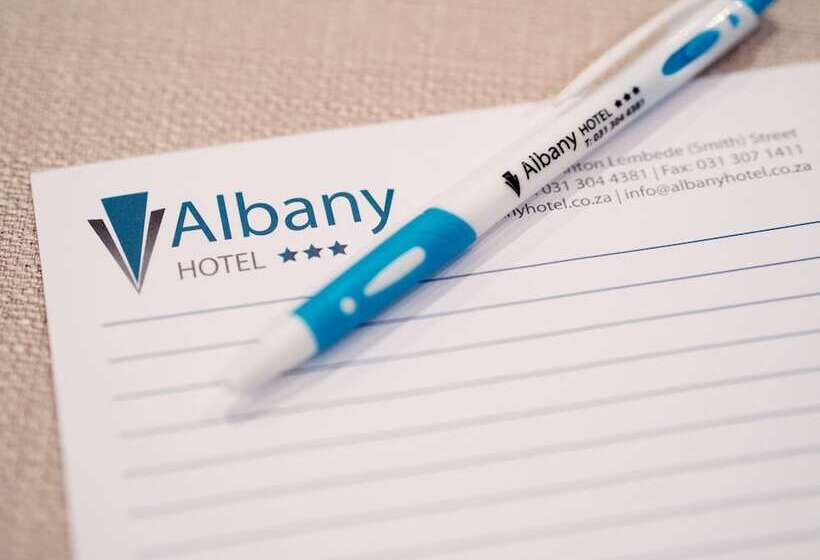اتاق استاندارد سه نفره, Albany