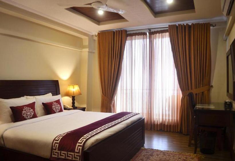 سوئیت با بالکن, Holiday Grand Resort Bhurban