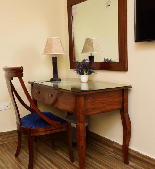 اتاق استاندارد با تخت بزرگ, Holiday Grand Resort Bhurban