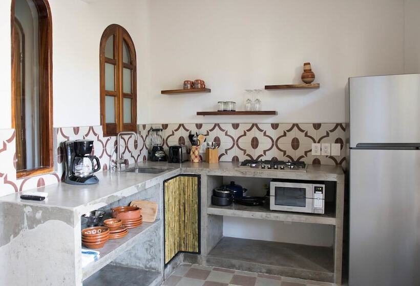 سوئیت راحتی, Pal.mar Hotel Tropical