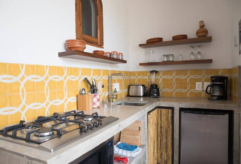 سوئیت راحتی, Pal.mar Hotel Tropical
