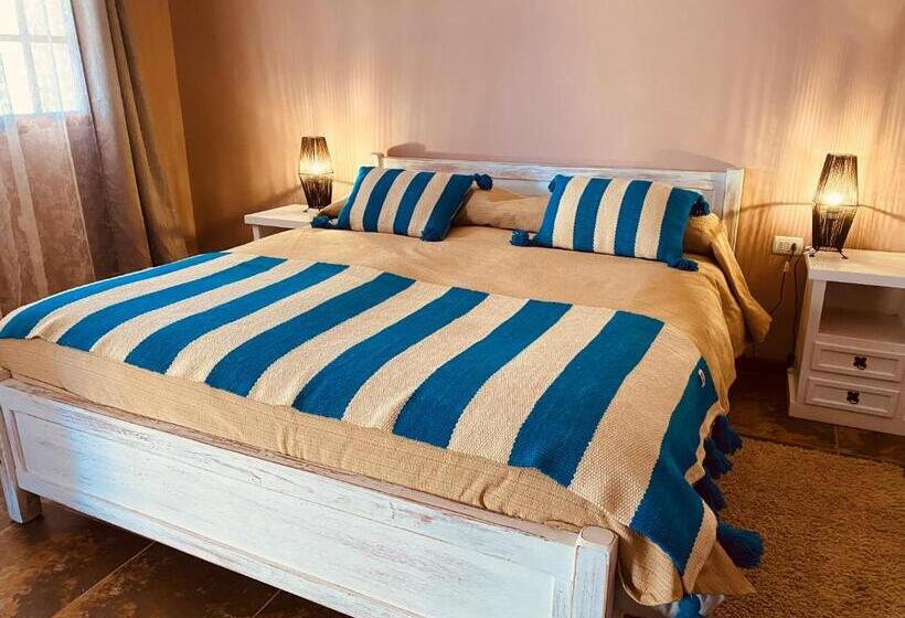 标准三人间, Hostal Katari