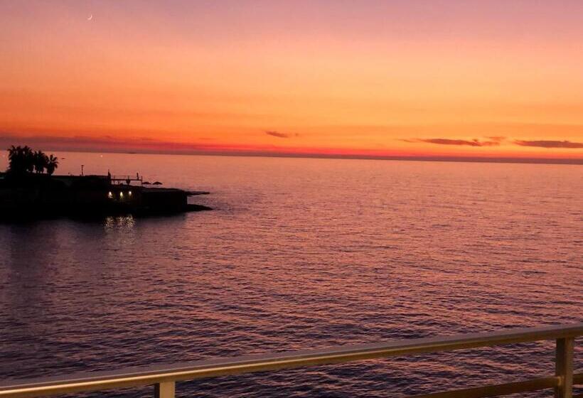 اتاق استاندارد با بالکن و چشم‌انداز دریا, St Paul Resort