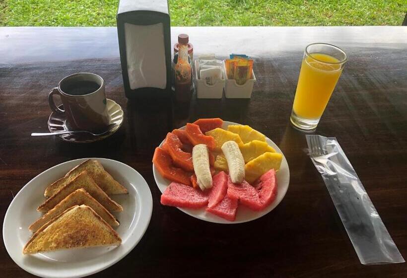 Comfort room with balcony, Villas Vista Arenal