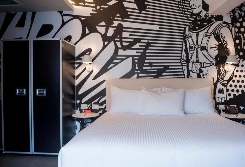 스탠다드 룸 킹사이즈 침대, Radisson Red Miraflores