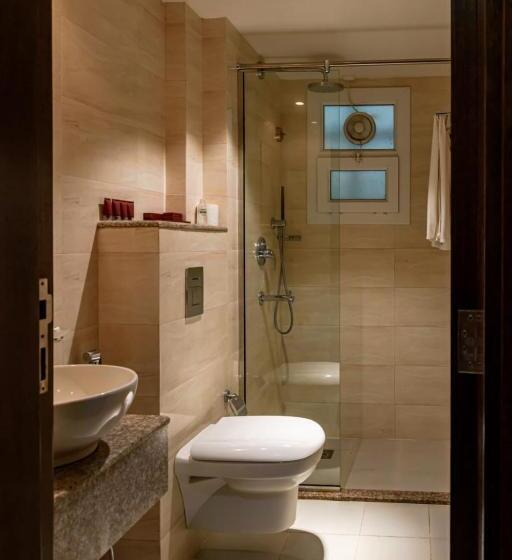 سوییت جونیور, Bristol Hotel Salalah