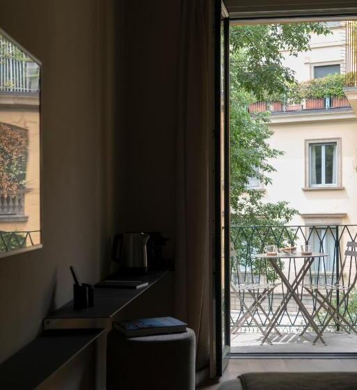 اتاق لوکس با بالکن, Della Spiga Suites By Brera Apartments