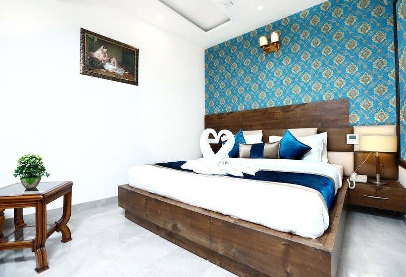 اتاق لوکس, Amritsar Grand