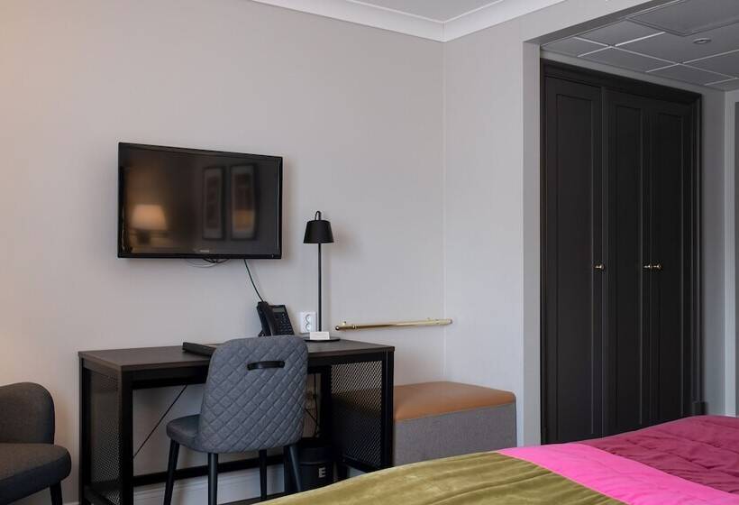 Superior Rum, Elite Stora Hotellet