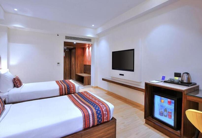Номер Deluxe, Golden Tulip Agra