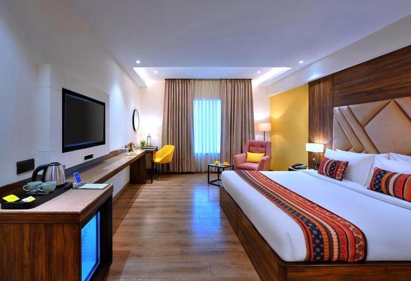 Номер Executive, Golden Tulip Agra