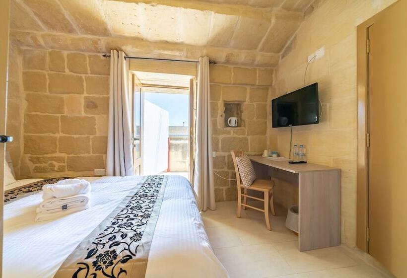 اتاق اکونومی, Ta  Pinu B&b