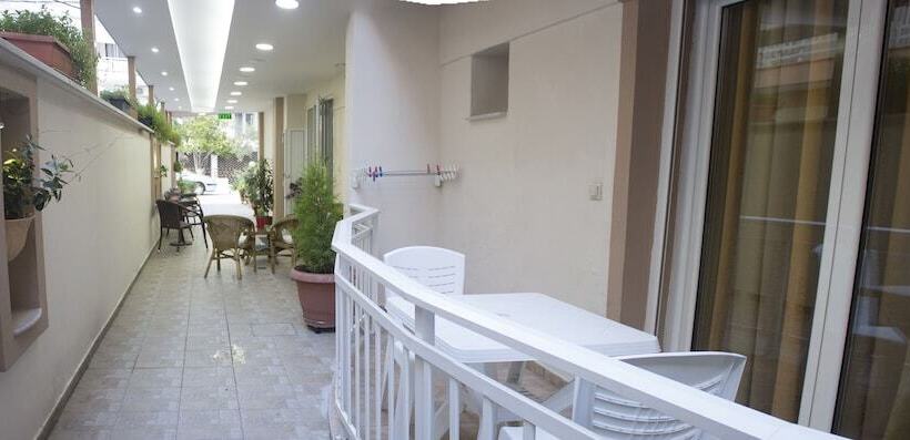 استودیوی استاندارد, Villa Pigasos